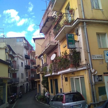 Room In Guest Room - Single Room With Shared Bathroom Taormina Exterior photo