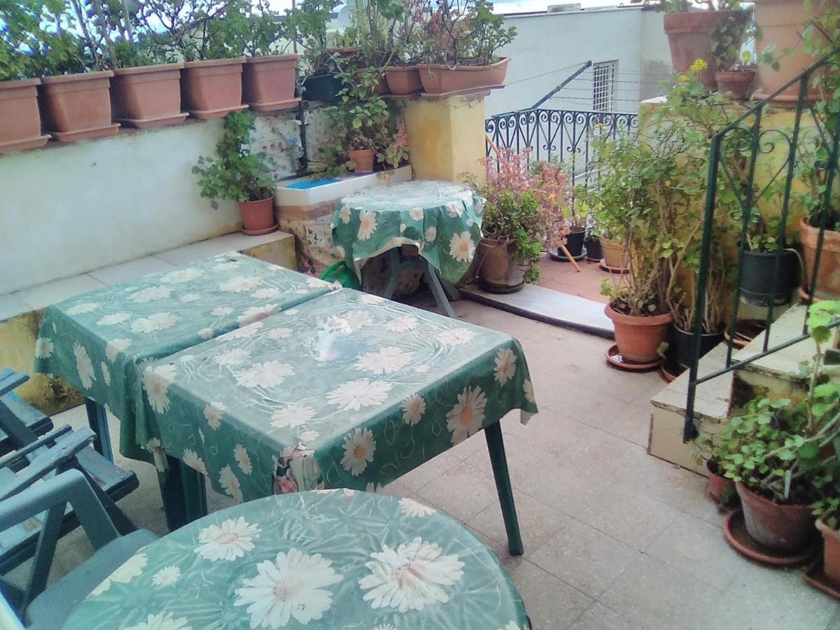 Room In Guest Room - Single Room With Shared Bathroom Taormina Exterior photo