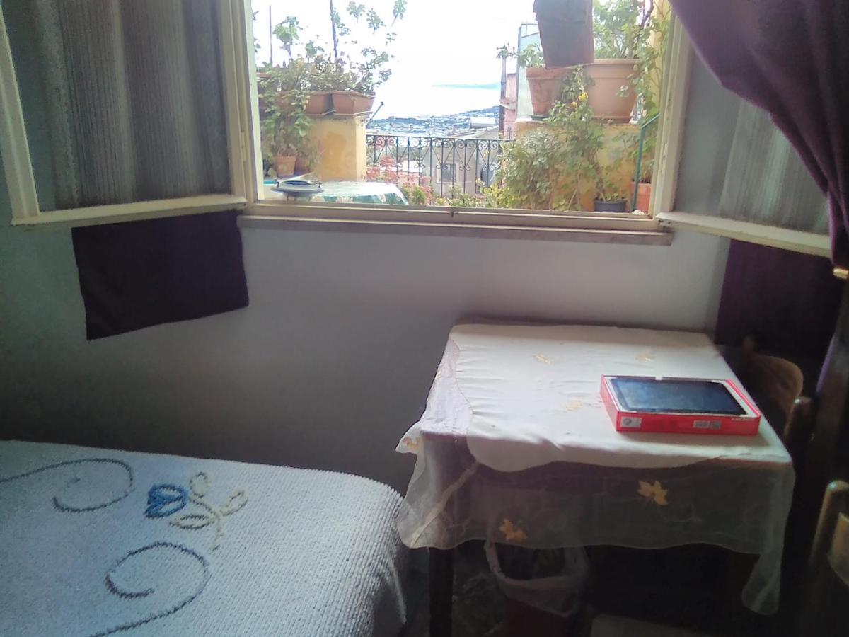 Room In Guest Room - Single Room With Shared Bathroom Taormina Exterior photo
