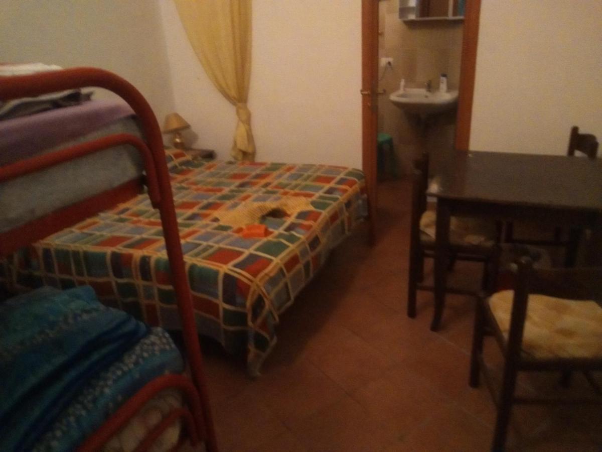 Room In Guest Room - Single Room With Shared Bathroom Taormina Exterior photo